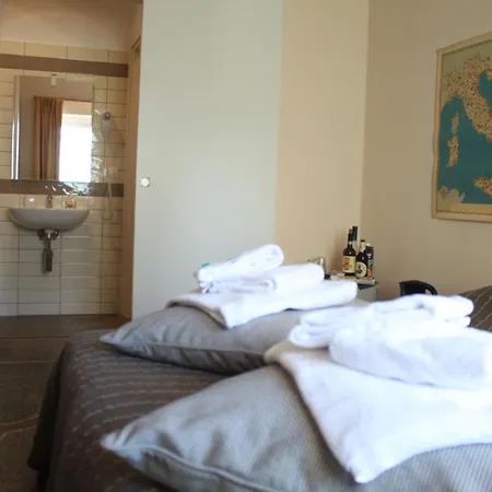 Cernaia 42 Frühstückspension 4*